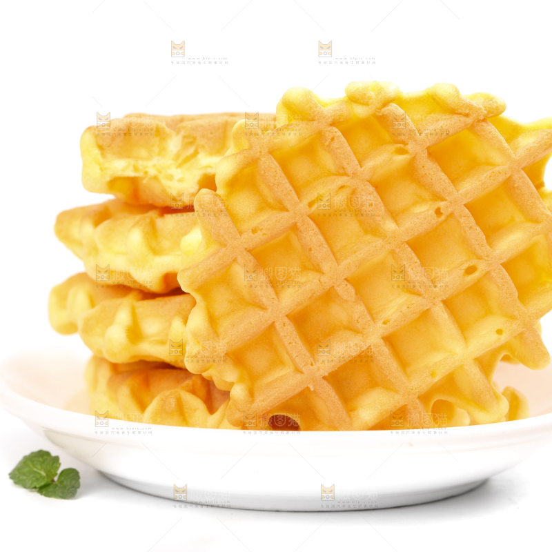 白底上放着一盘华夫蛋糕