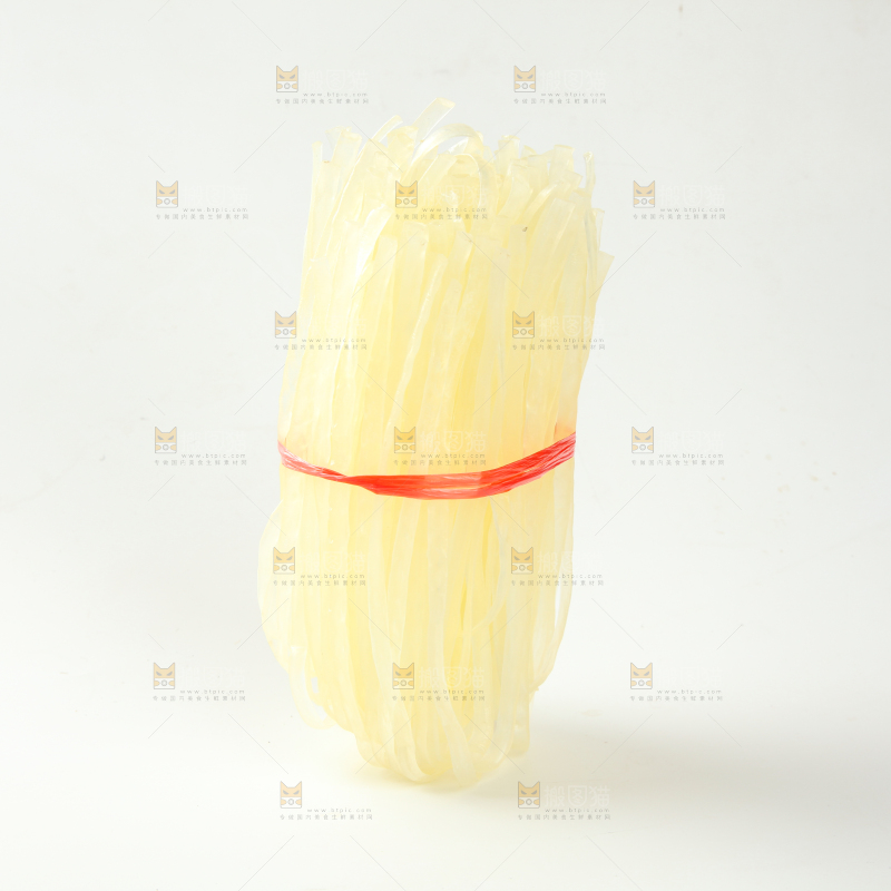 白底上的干河粉