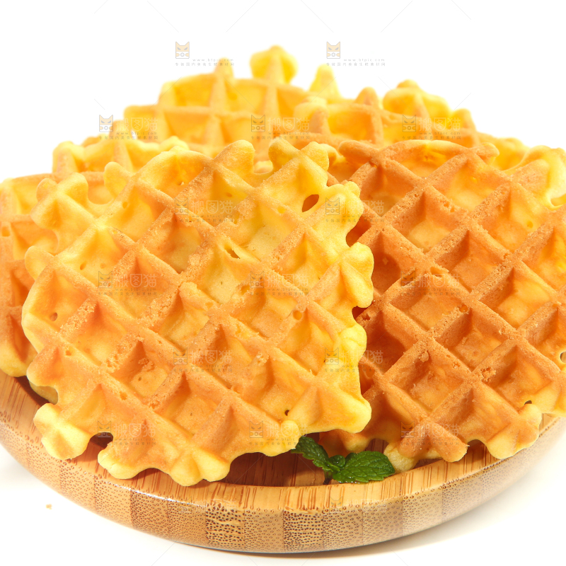 白底上放着一盘华夫饼干