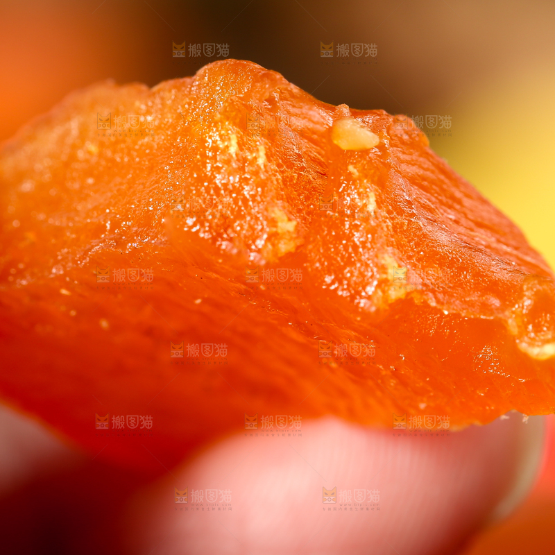 手拿红薯干