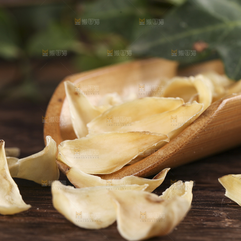 木板上的百合片