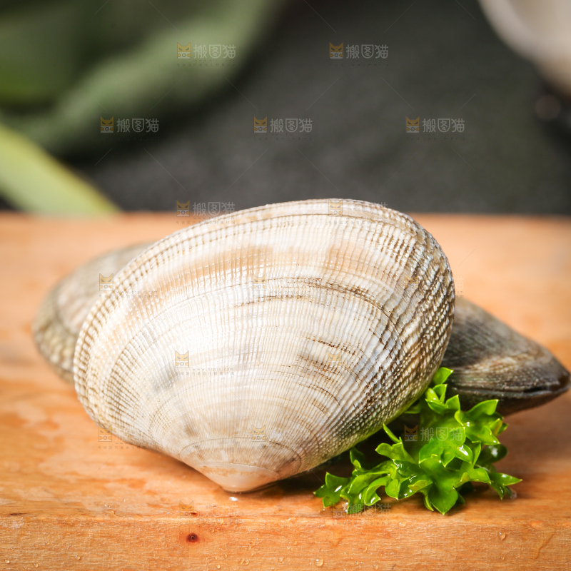 木板上的鲜活花甲