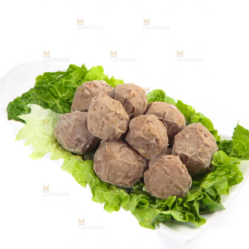 白底上放着一盘手工牛肉丸