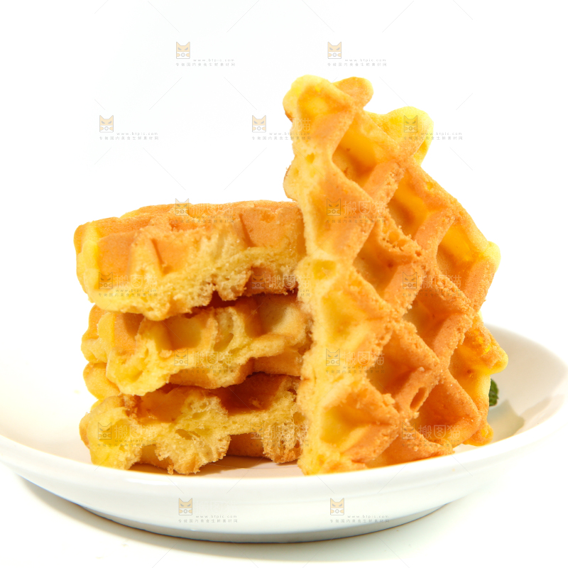 白底上放着一盘华夫饼干