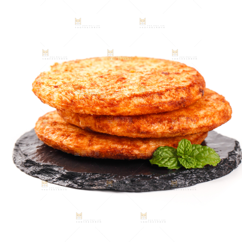 碟子上放着酱油饼