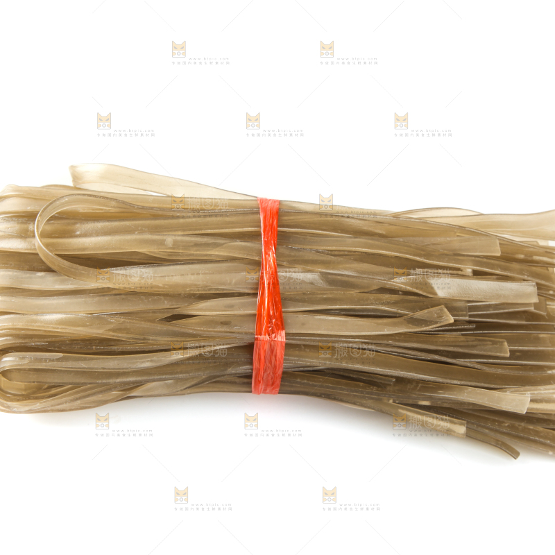 白底上的红薯粉