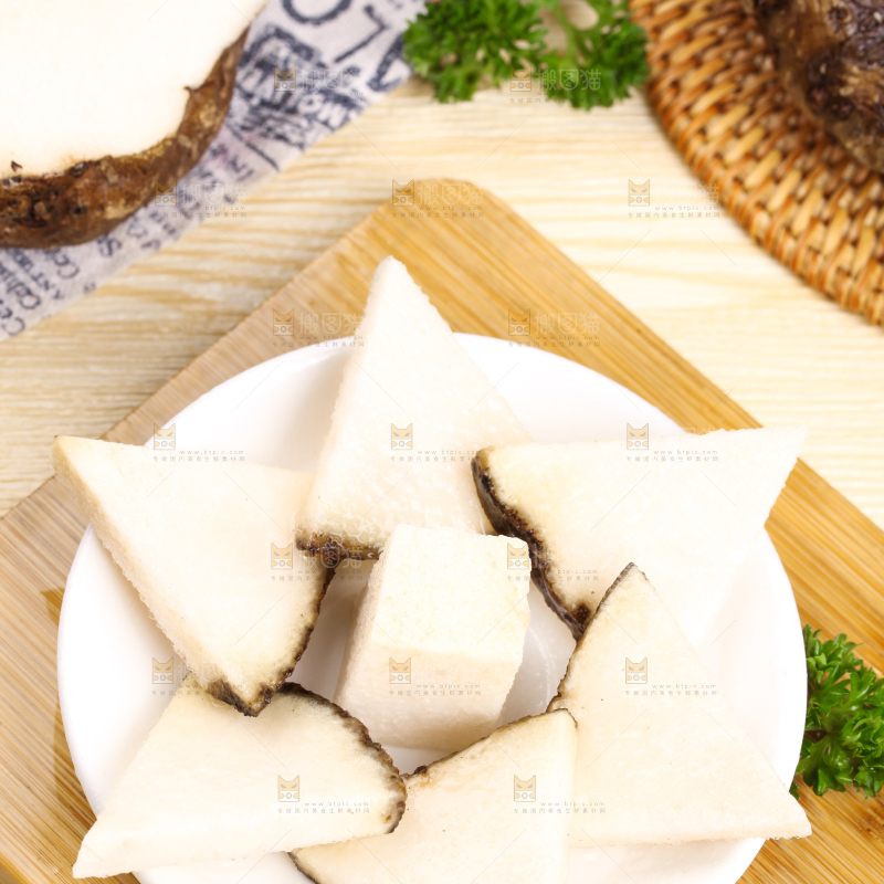木板上放着魔芋
