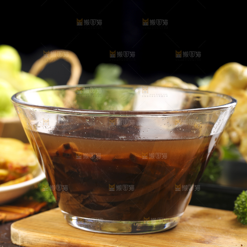 碗里泡着大头菜条