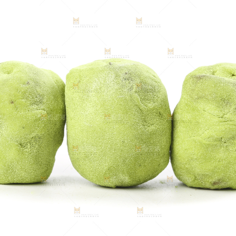 白底上的抹茶味奶枣