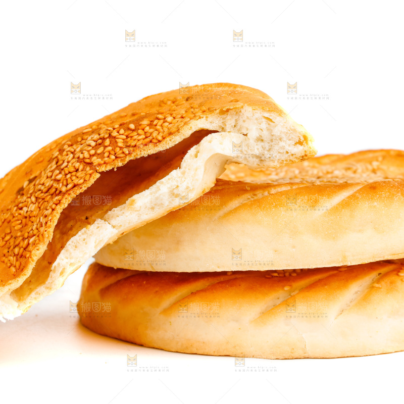 白底上放着烧饼