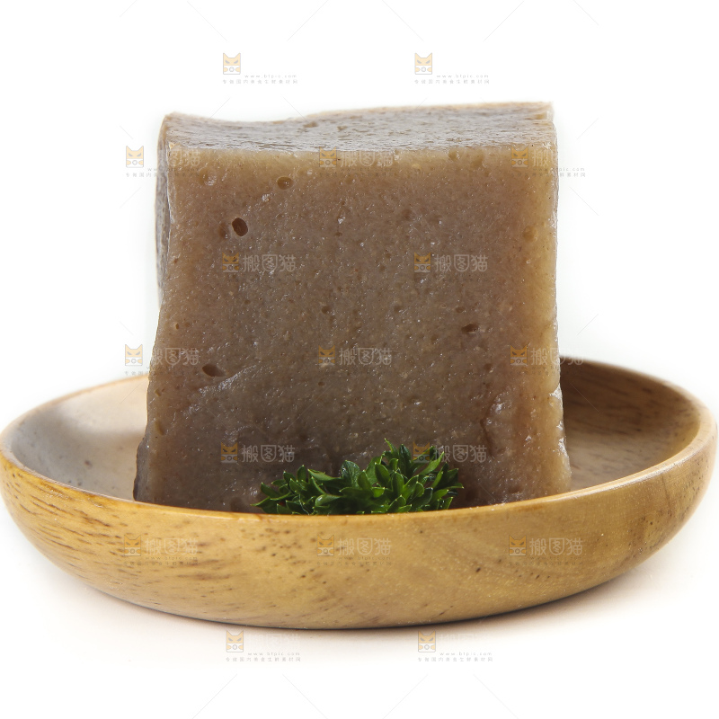 盘子里的魔芋豆腐