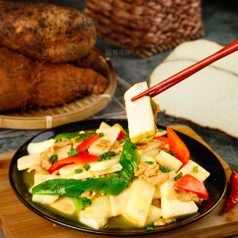 盘子装着山药炒肉