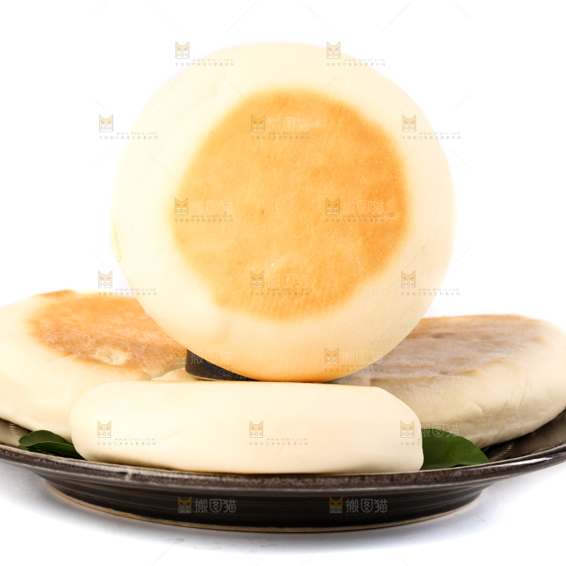 盘子里装着奶香饼