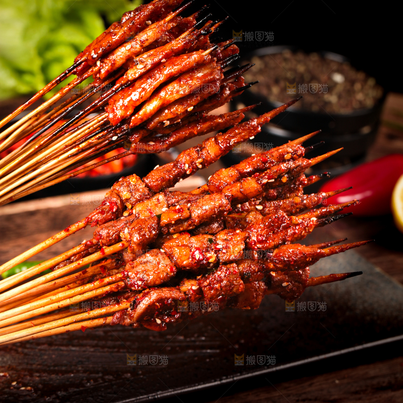 深底上的烤串