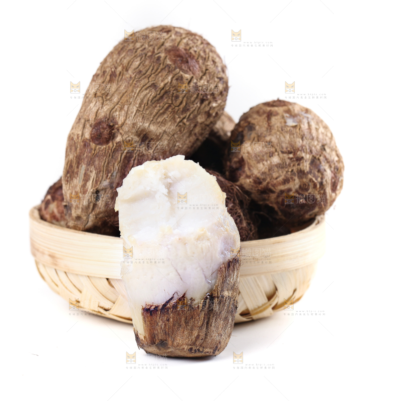 篮子里装着小芋头