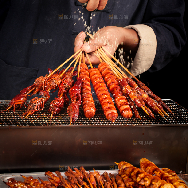 手拿烤串