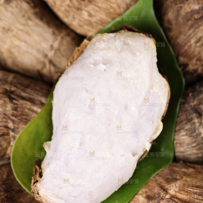 蒸笼里放着云南牛奶小芋头
