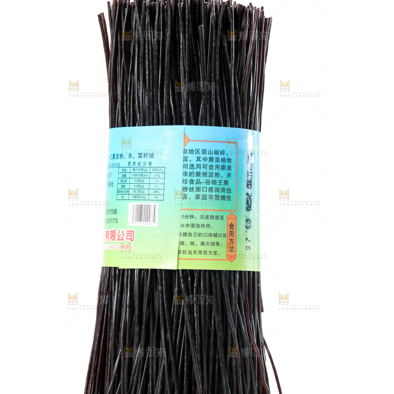 白底上的蕨根粉