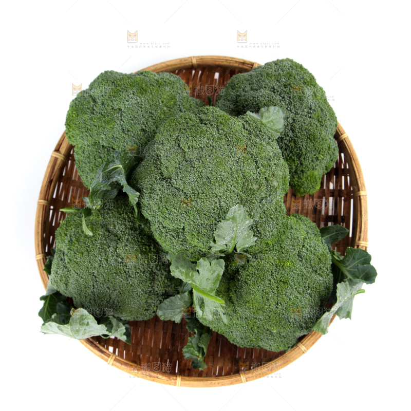 白底上放着一盘青花椰菜