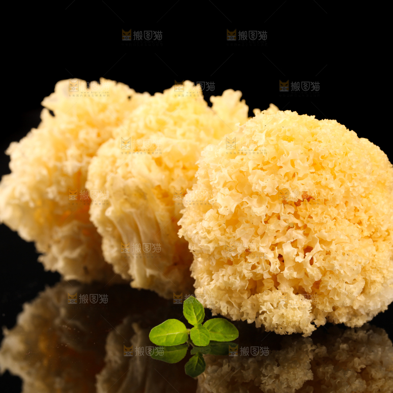 深底上放着古田银耳