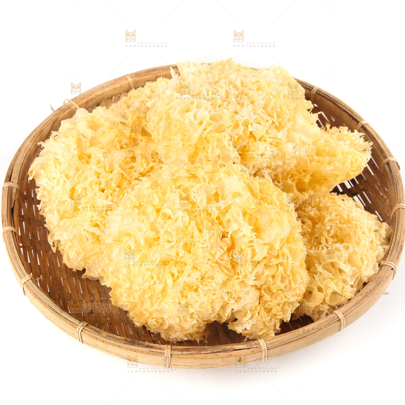 白底上放着一盘古田银耳
