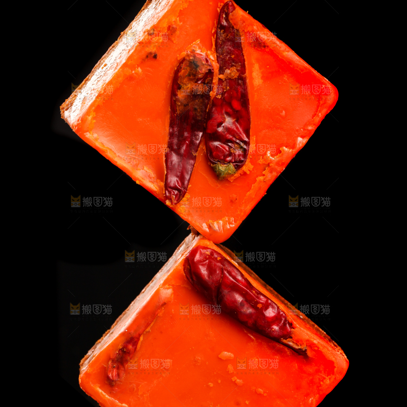黑底上的麻辣火锅料