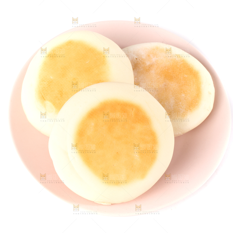 盘子里装着奶香饼