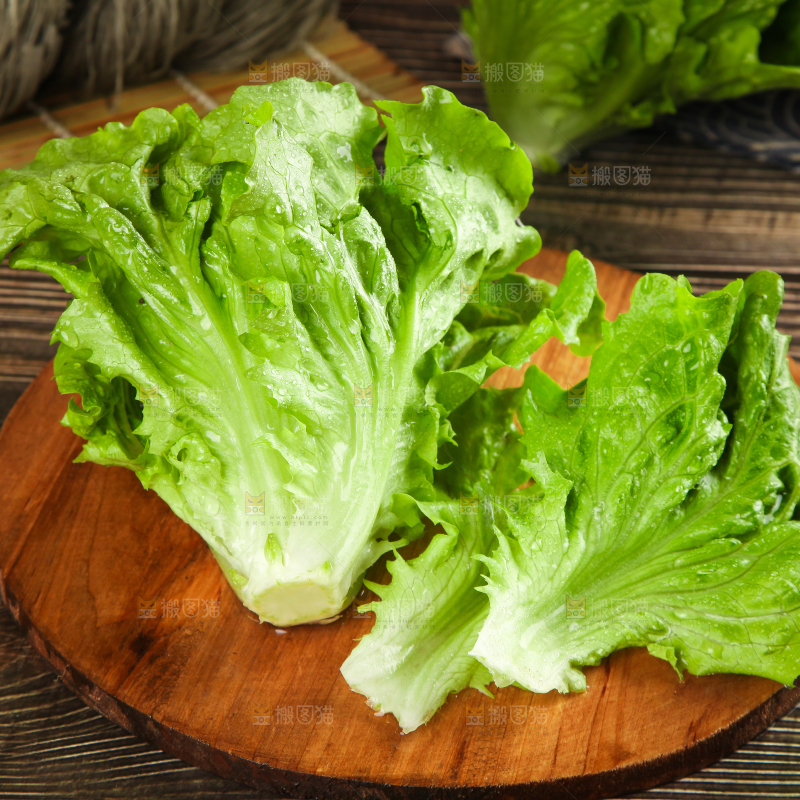 木底上的泰国玻璃生菜