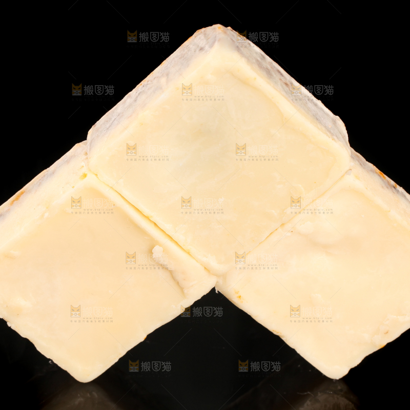 黑底上的清汤火锅料