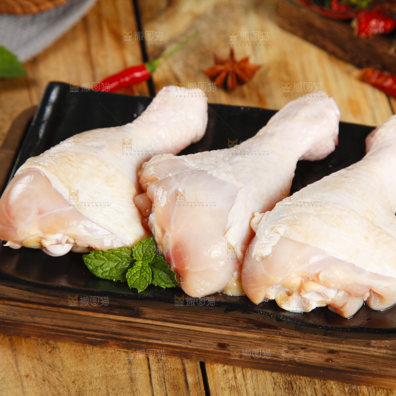 盘里里的大鸡腿