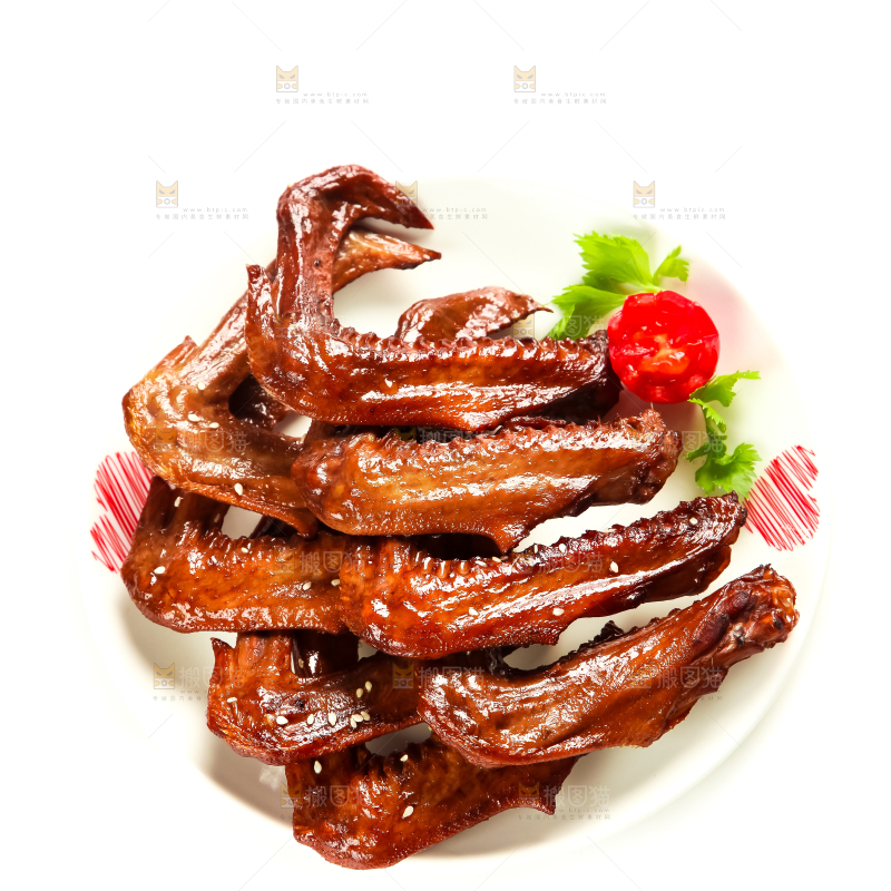 白底上放着酱香鸭翅