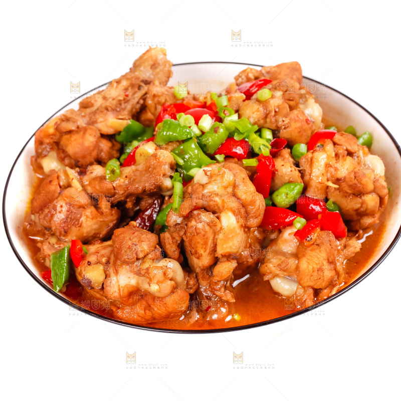 盘子里装着烧鸡腿