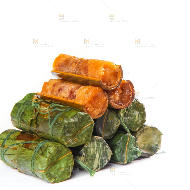 白底上放着竹筒肉粽