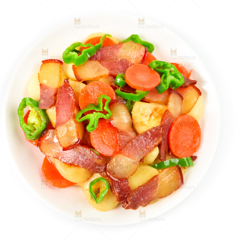 盘子里装着腊肉炒马蹄