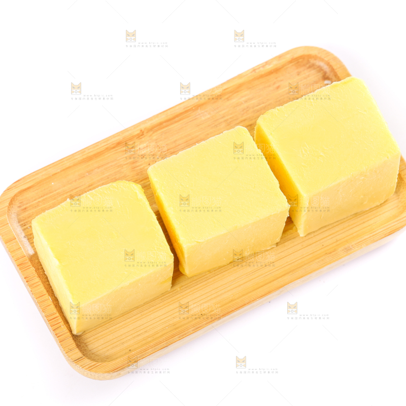 碟子里装着烘焙黄油