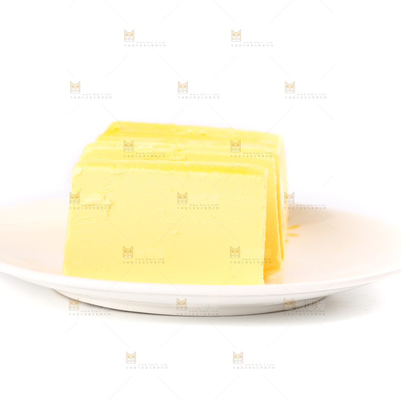 盘子里装着黄油