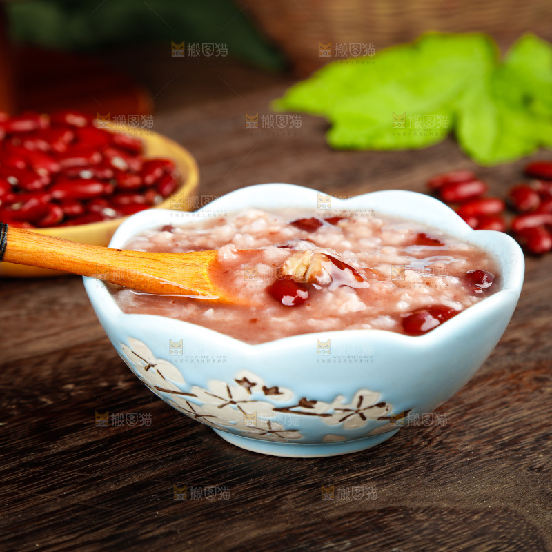 碗里装着红豆粥