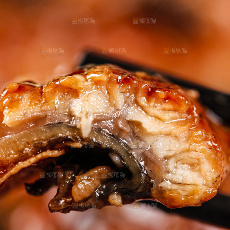 深底上的照烧鳗鱼