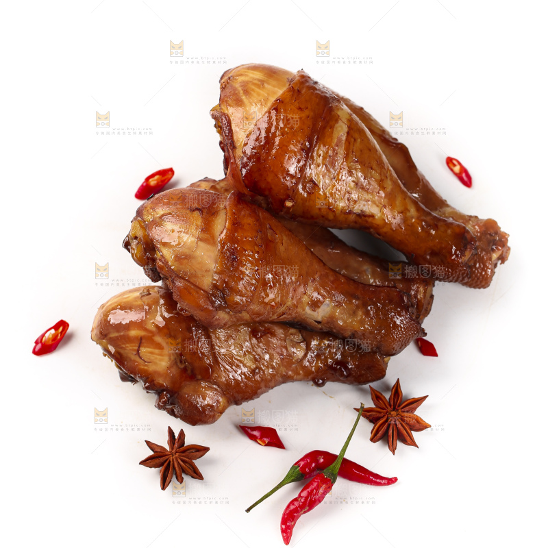 白底上摆放着香辣鸡腿