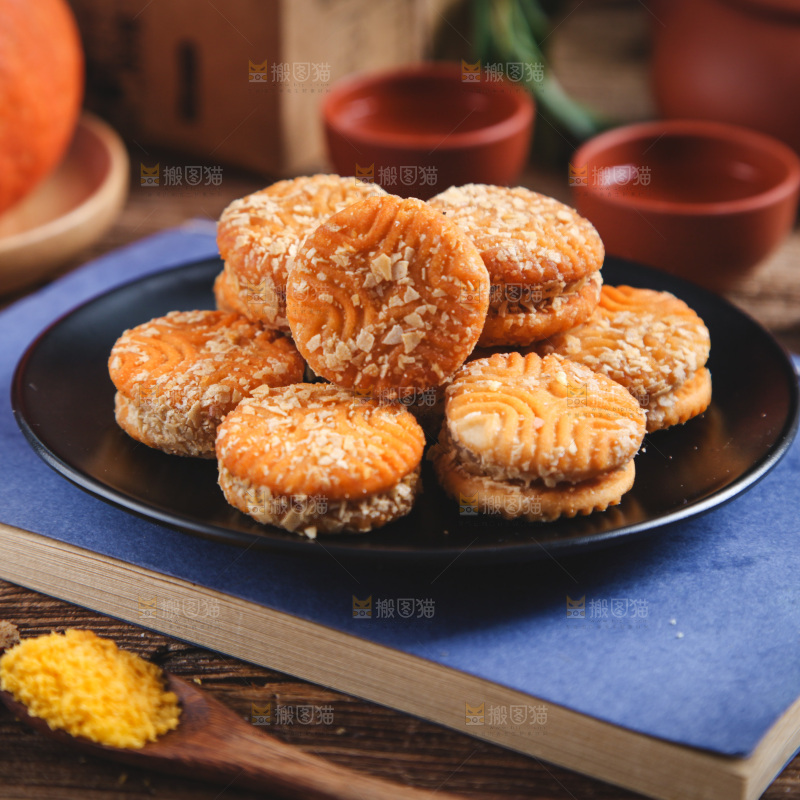 南瓜饼放在木底上