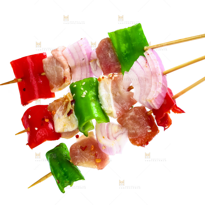 白底上的肉串