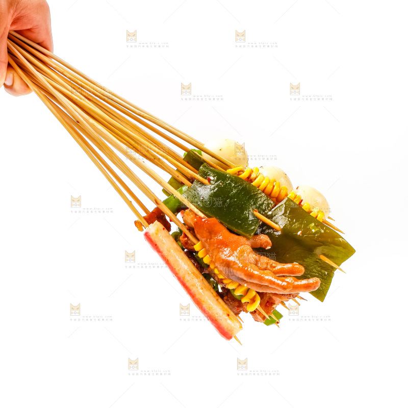 手拿钵钵鸡食材