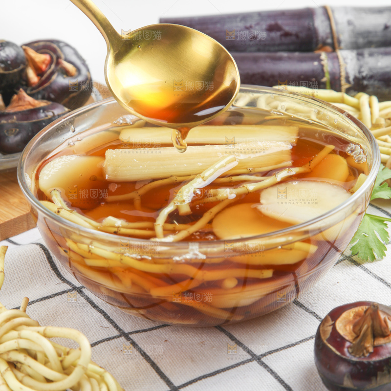 碗里装着腌生姜