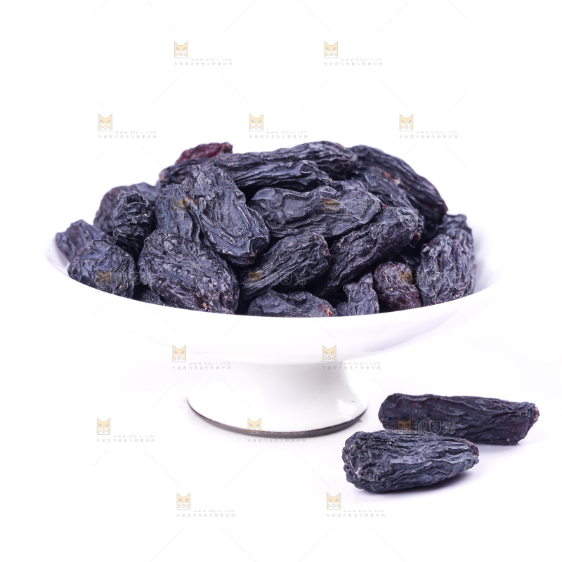 白底上的新疆葡萄干