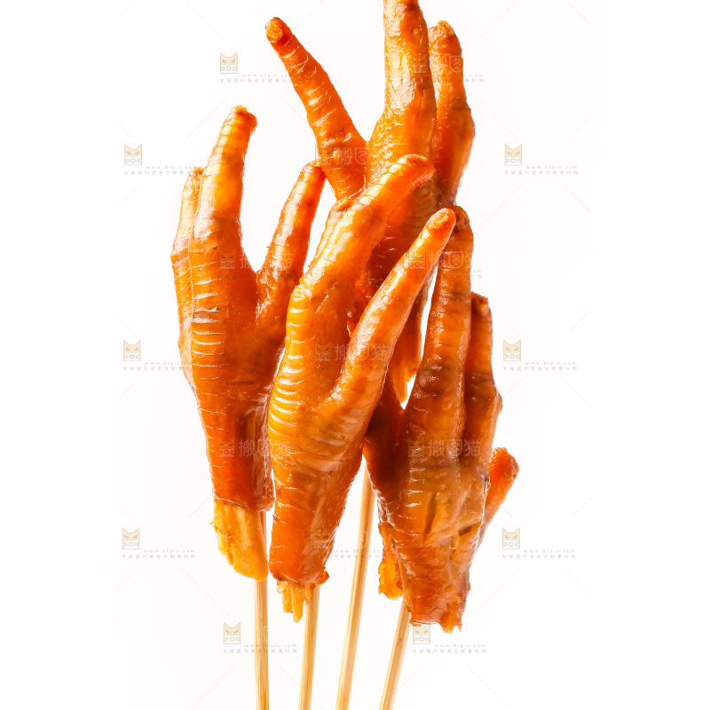 浅底上的卤味凤爪