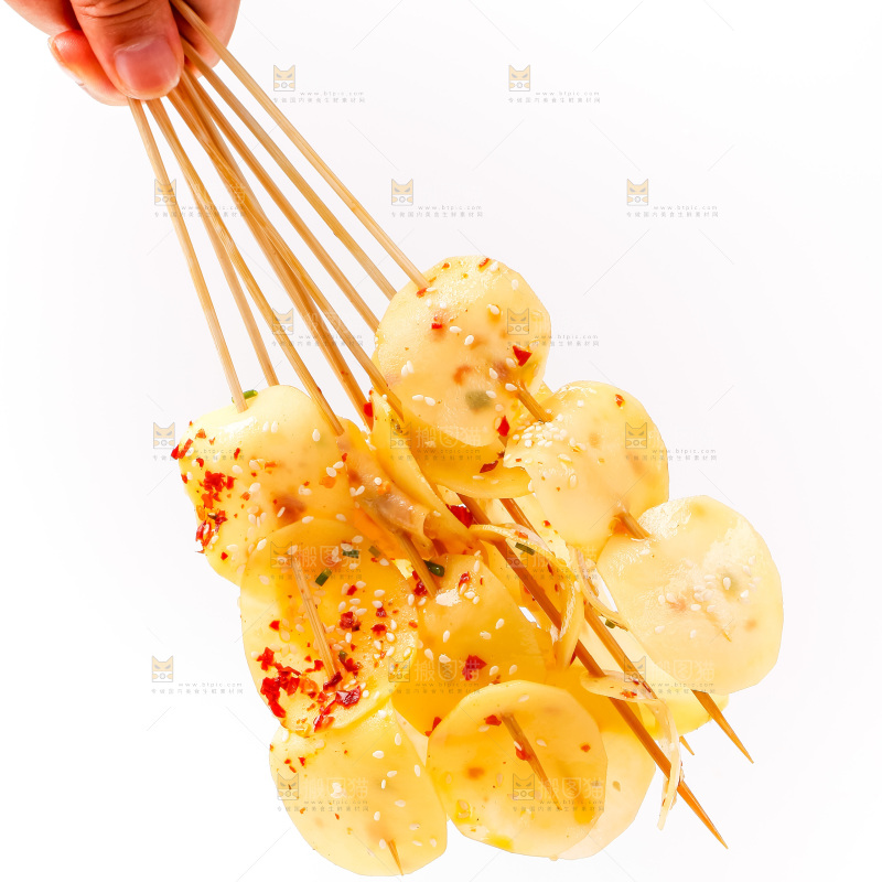 手拿钵钵鸡食材