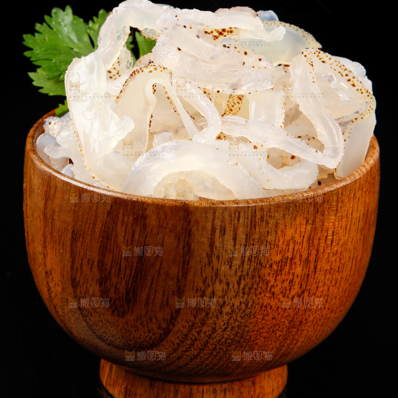 黑底上的珊瑚海蜇