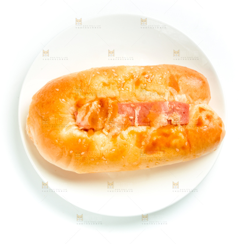 盘子里装着火腿面包