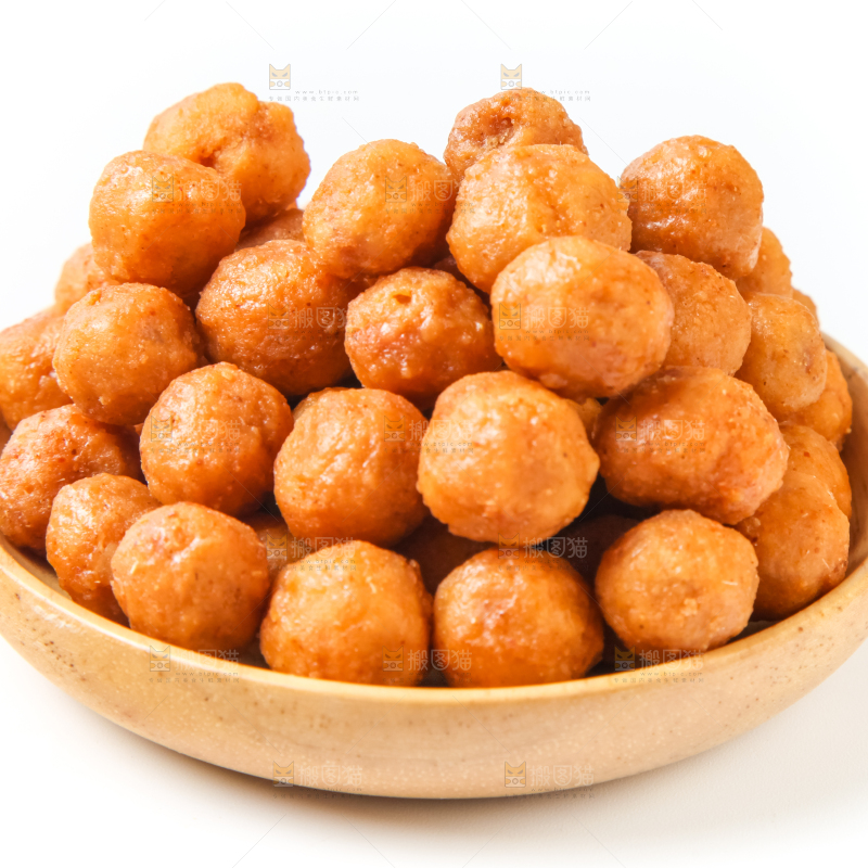 白底上放着多味花生