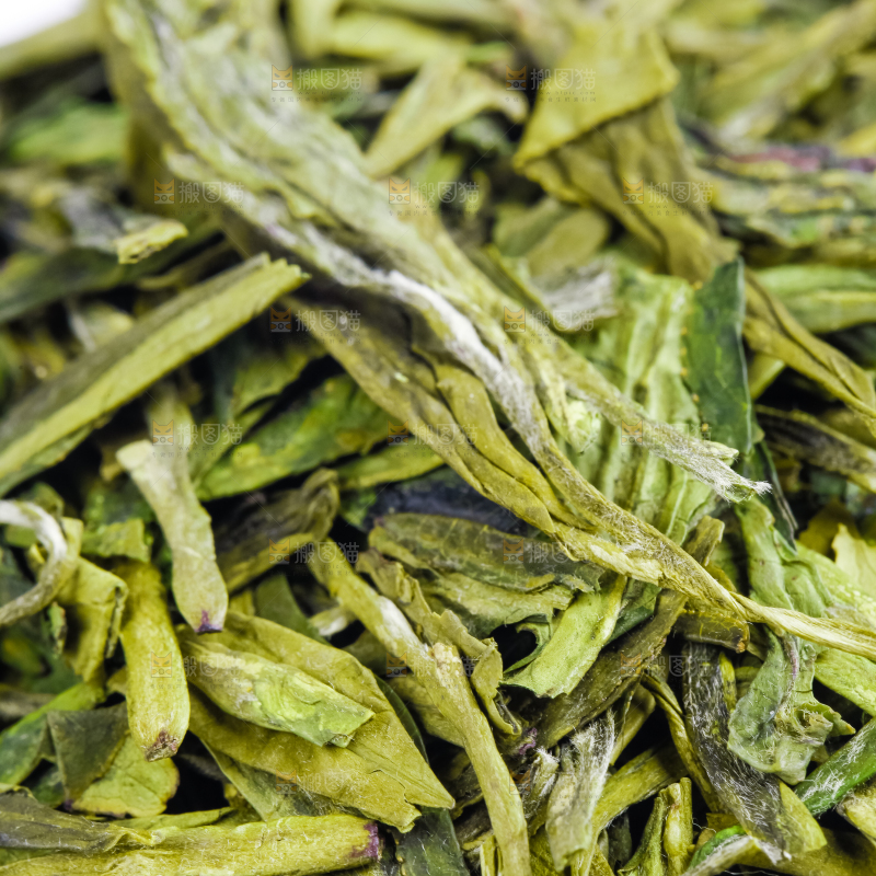 碟子里的绿茶叶